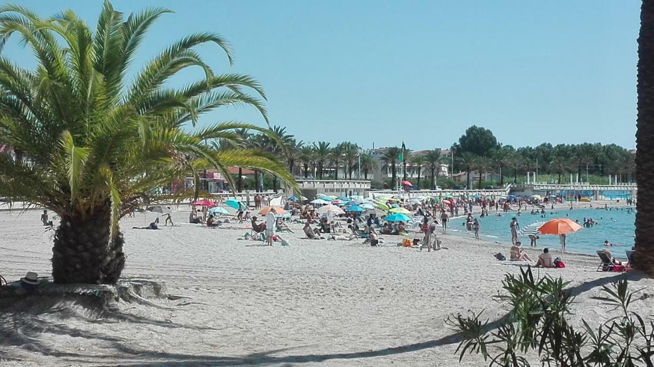 Grand Studio Climatise En Bord De Mer Avec Parking Securise Golfe-Juan Exterior foto
